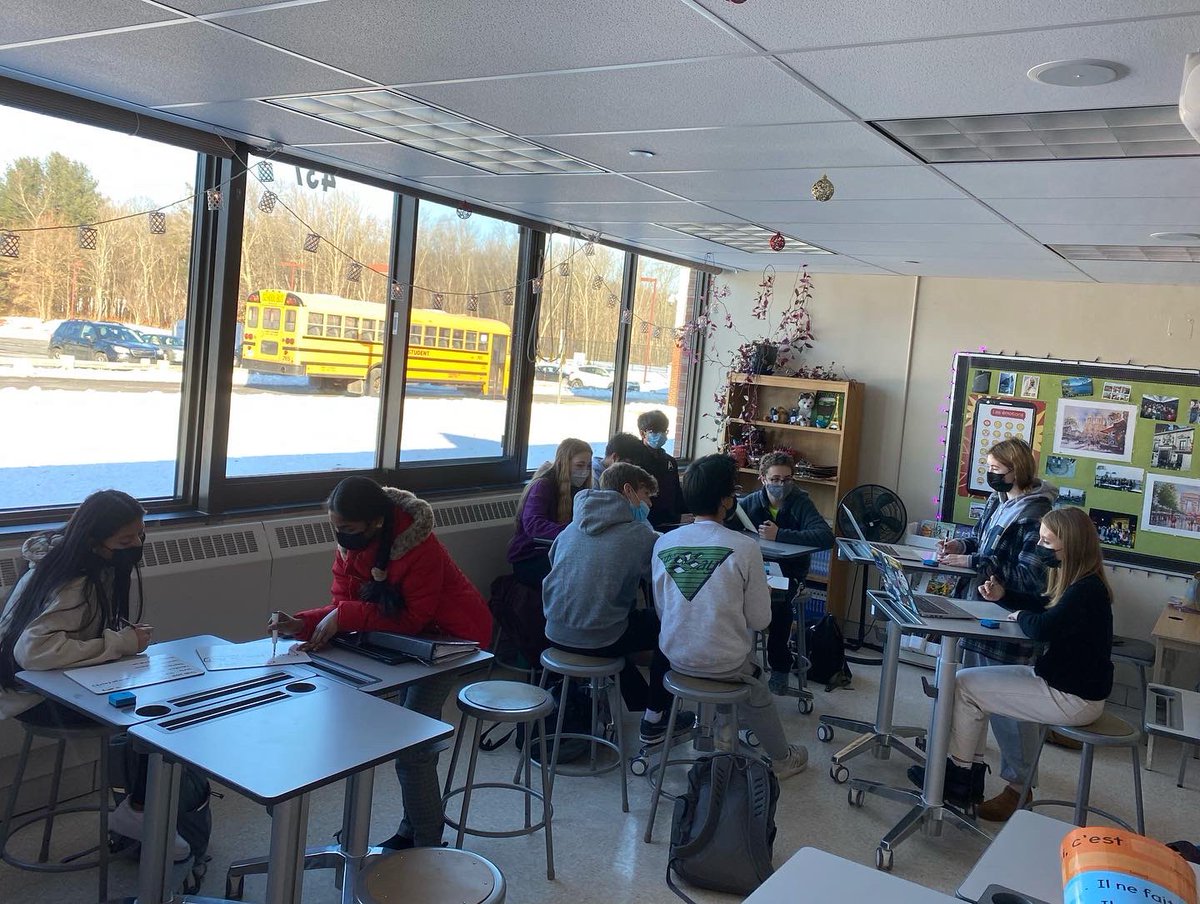 EHSFrench1's tweet photo. We were so incredibly impressed with how our upperclassman took charge of our #MidtermReviewSession today. Thank you #EHSFrenchStudents, #NousSommesLesMeilleurs #BestStudentsEver

#EHSFrench #EllingtonHighSchool #FrenchDepartment #Lycéens #étudiantsdefrançais #Français https://t.co/HElu1tHMag