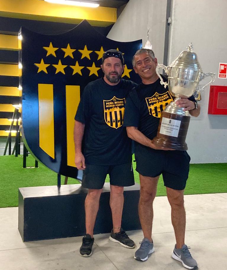 MiamiMundoManya's tweet image. Muchas gracias @OficialCAP y Pablo Prado (@interiorCAP) por recibir al tesorero de nuestra peña en nuestra visita al Campeón del Siglo!  #MiamiMundoManya