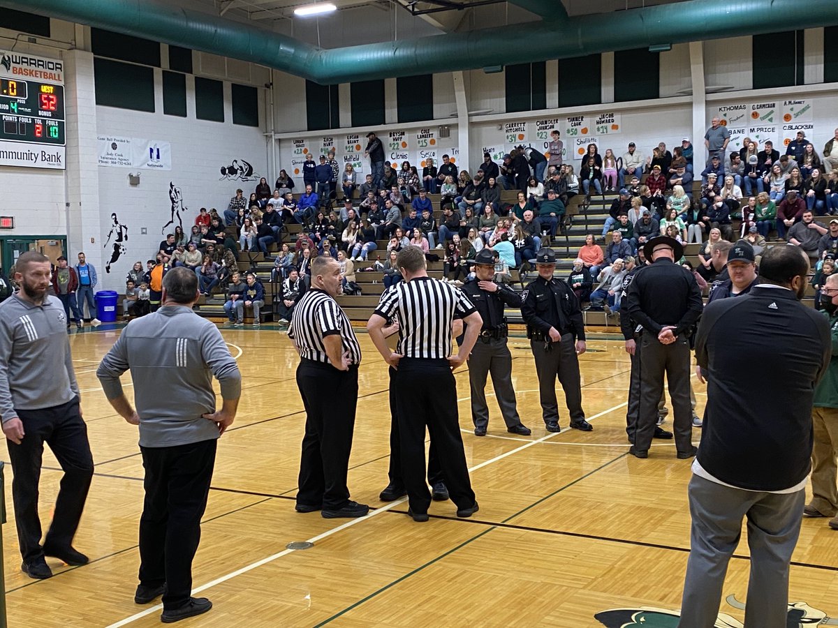 sddsports's tweet photo. A fight broke out alongside Westside bench with 12 seconds left officials have been discussing this awhile now. 55-52,East.
#wvprepbb https://t.co/IdTJP1GPPm