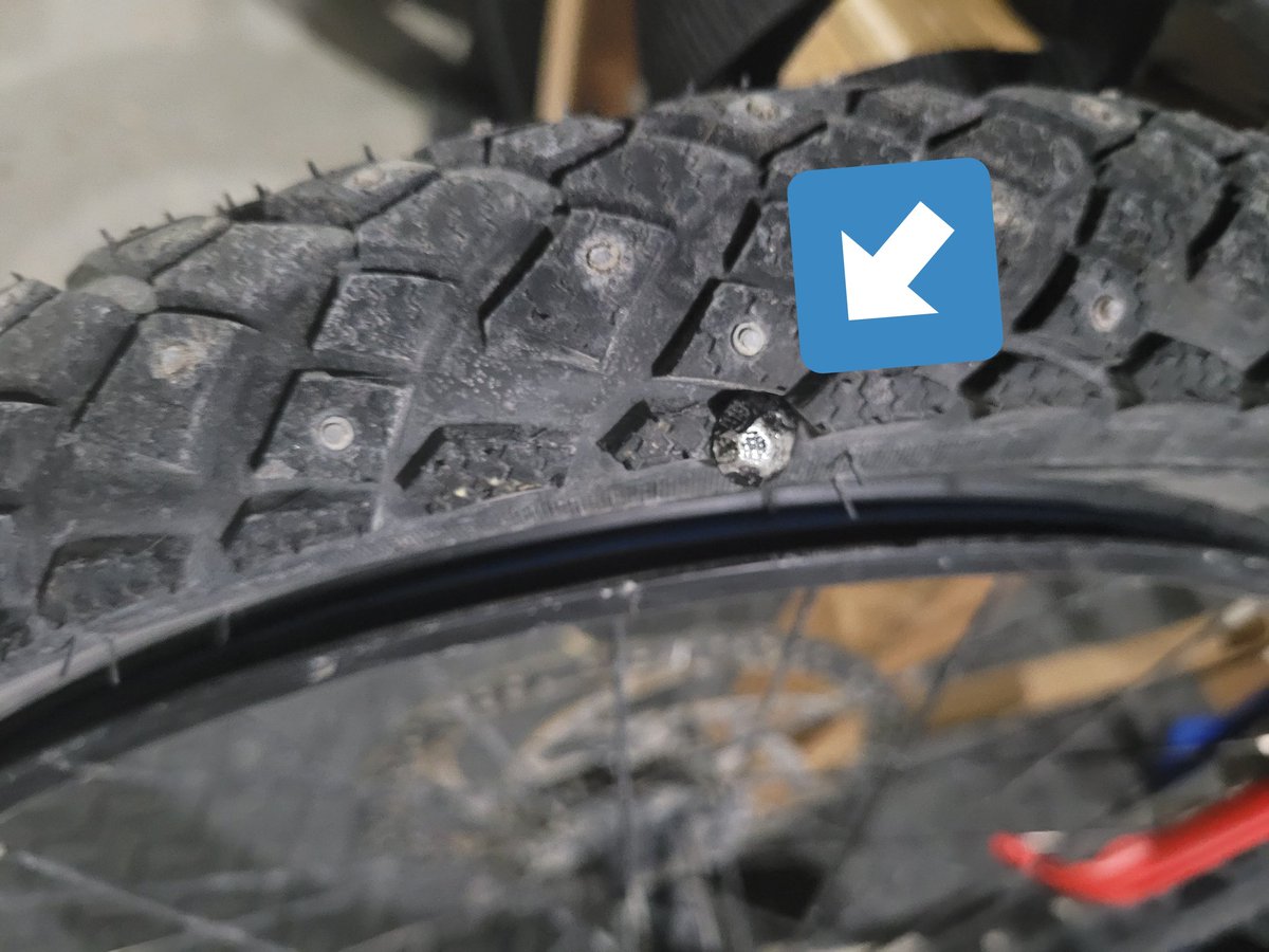 DaveLikesBikes's tweet photo. Unbelievably, I just found a second tack in my tire while repairing it
That's makes a total of FOUR tacks in three tires across three bikes - all occurring in a 15 minute window this morning
#TackAttack https://t.co/hlgWNoHNMq