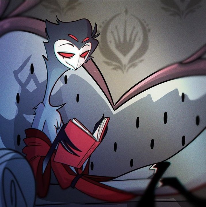 d_hoothoot's tweet photo. Via caught me enjoying a book. I thought it was a nice picture 😌 📖 #birdbooknerd https://t.co/OGdsPgqim0