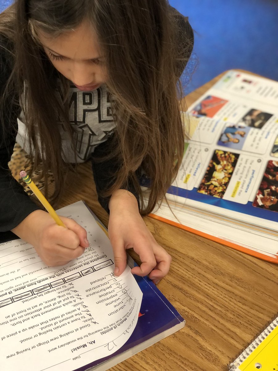 mrspohl1's tweet image. We’re really becoming independent workers &amp;amp; better problem solvers. Vocabulary skills &amp;amp; glossary use; our own today! 👏🏻 @USD449