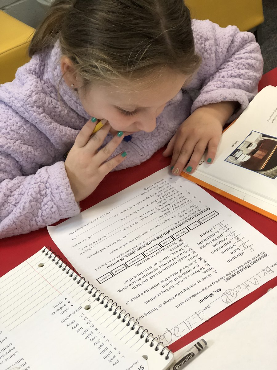 mrspohl1's tweet image. We’re really becoming independent workers &amp;amp; better problem solvers. Vocabulary skills &amp;amp; glossary use; our own today! 👏🏻 @USD449