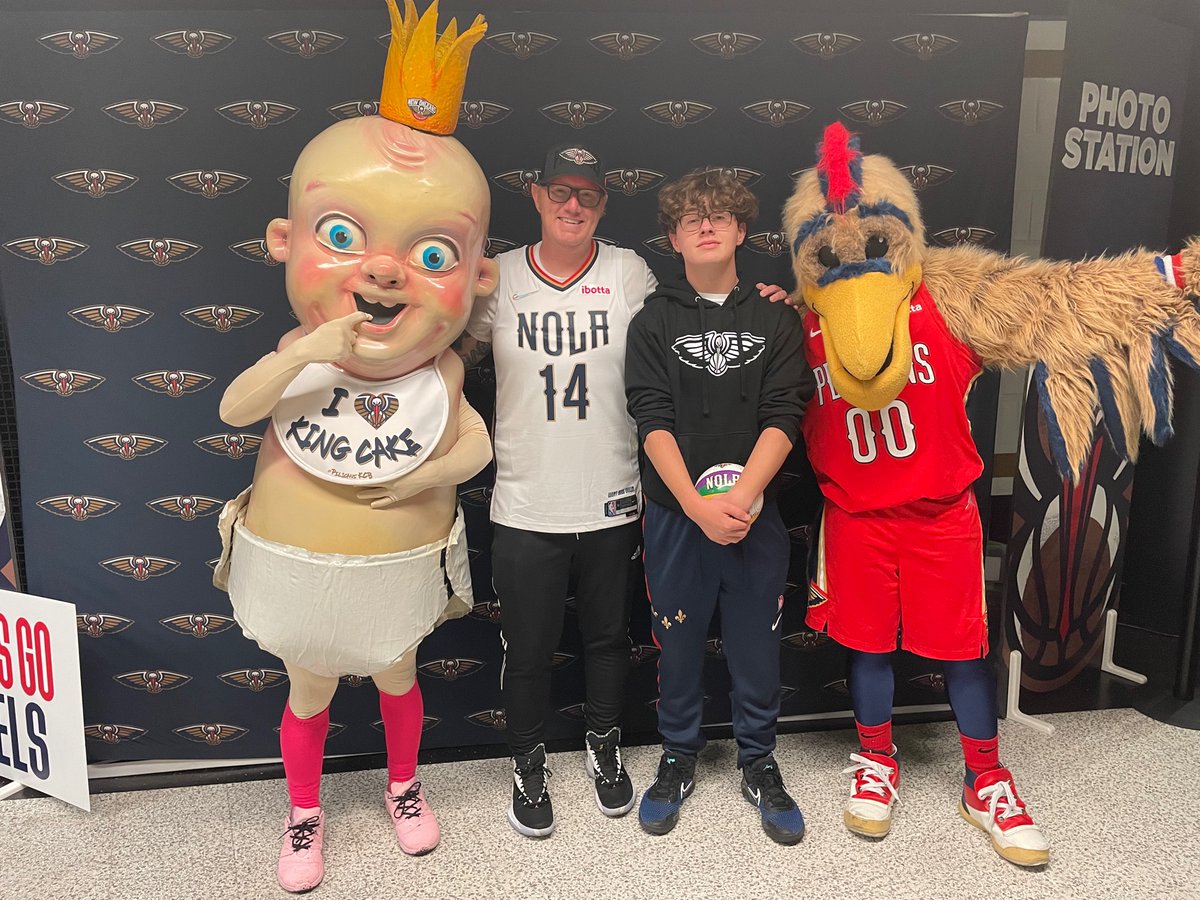 G_Rob81's tweet photo. King cake baby is back!!! #PelicansGameDay https://t.co/E6v4ADFcGH