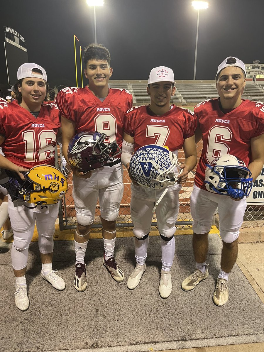 kevinqb09's tweet photo. Great way to cap off the 2021 football season, playing in the RGV All-star game was a great experience. Fun working along side @HunterCurl16 @7rickyr @rolandabrego28 https://t.co/bI7EmWVxW3