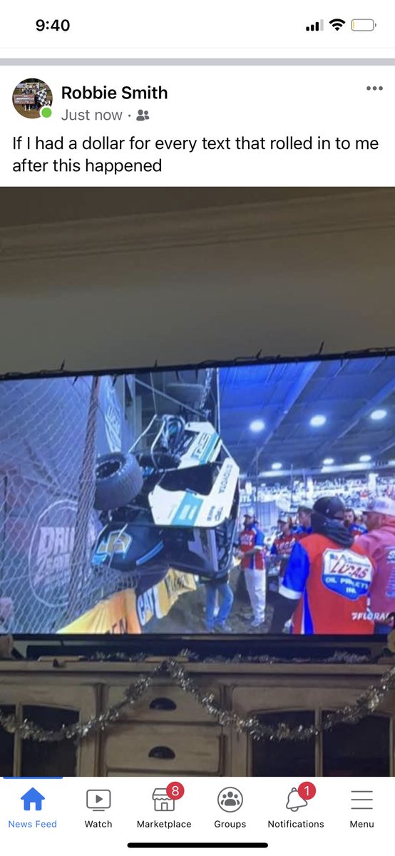 Rheamoss88's tweet photo. Watching Chili Bowl with Zak Gorski and Robbie Smith. This happened and Robbie got real popular real fast 😂 @FloRacing @Logan_Seavey @connerwade66 @KalebHart83 https://t.co/RU1RCPcwxW