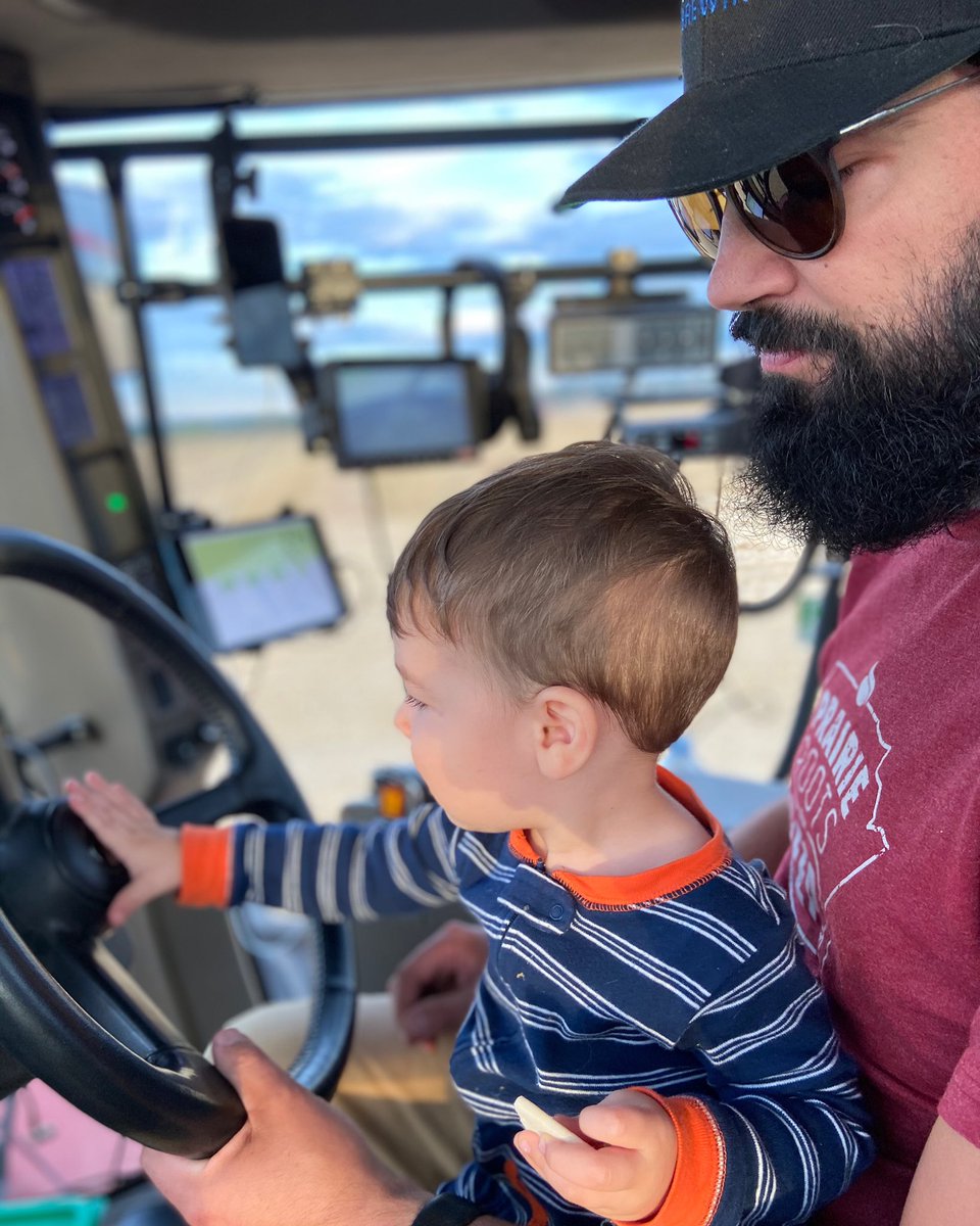 redshedmalting's tweet photo. Grain farming is:
🌱 planting seeds, 🧑🏼‍🌾 nurturing them with what they need, when they need it to thrive, 🚜 removing barriers to their success, ⛈ dealing with adversity &amp; challenges as they come up &amp; reaping the rewards for all the hard work https://t.co/bzvbtw01zp

#FTADay2022 https://t.co/RAoh8opfGW