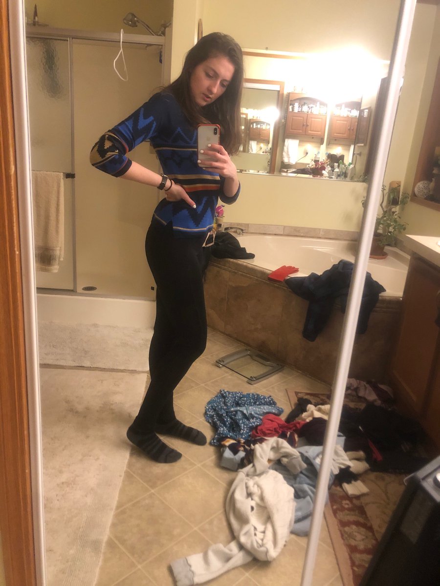 AbigailFBarton's tweet photo. Outfits for college 8/8 https://t.co/yviyuf1zgd