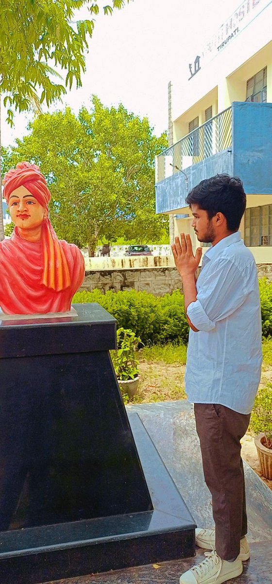 DineshR44768980's tweet photo. Take risks in your life
If you win , you can lead
If you loose , you can guide

#SwamiVivekanandaJayanti 
#SwamiVivekananda 
.
.
pic @RahulSreepathi https://t.co/fAL1gMhsiB
