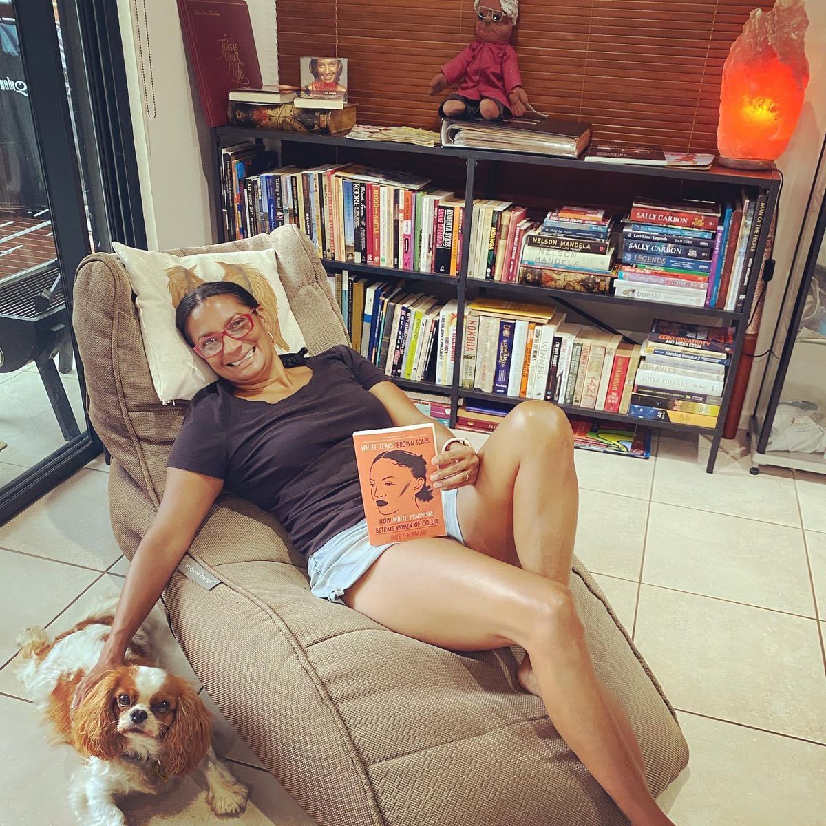 NovaPeris's tweet photo. Another book I’ve heard great things about is #whitetearsbrownscars by the amazing Ruby Hamad - thanks for sending me your book 📕 sis, I’m looking forward to starting it soon 🙌🏾 #rubyhamad #howwhitefeminismbetrayswomenofcolor https://t.co/BGNvKQOWEG
