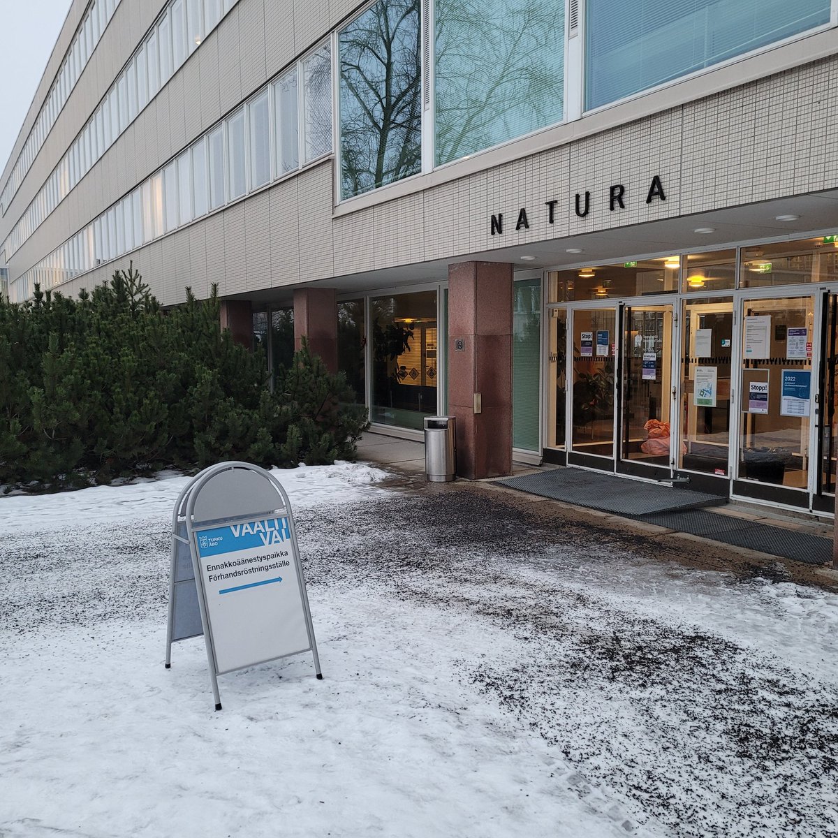 TomppaSalminen's tweet photo. Vuotta kulunut vasta 12 päivää ja luovutin ääneni https://t.co/MY12xESZcS