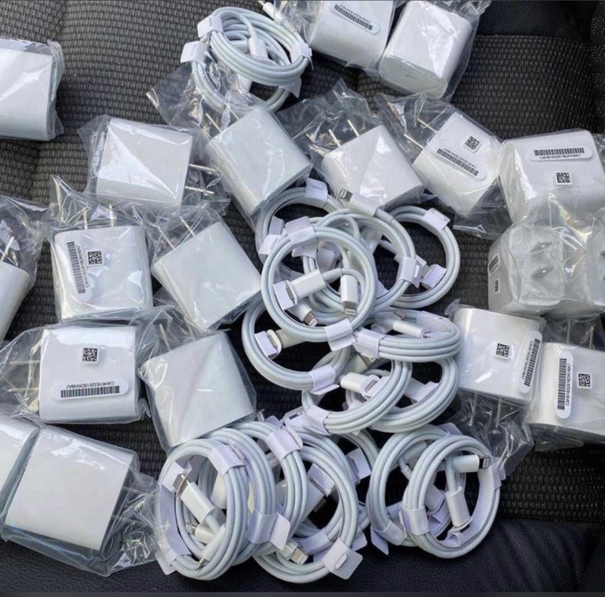 Please buy your iPhones,Laptops, AirPods, Apple Watches and Fast chargers from me😊
Swapping is allowed👍
You can call Or WhatsApp: 0241636577
#TechShack 

#ShattaTuesdayMarket 
Please retweet my hustle 🙏