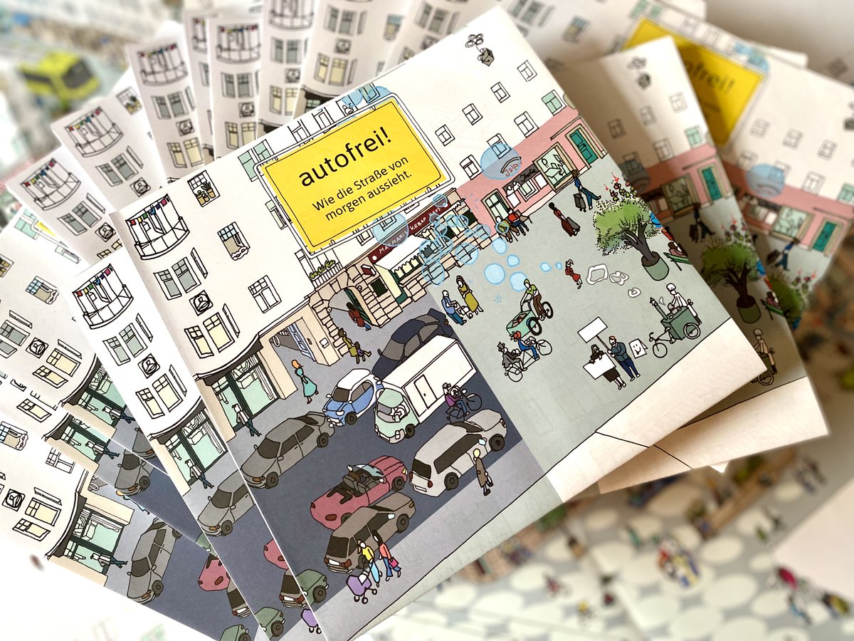 Yeah! Wir sind stolze Kooperationspartner*in des tollen #autofrei-Faltplans von @zknftsgestalten mit Zeichnungen von Grit Koalick🥳Vorne schön mit Louisenstraße #Dresden, hinten informativ mit Texten! Kostenlos bestellen oder downloaden unter: zukunftsgestalten.org 👈👈