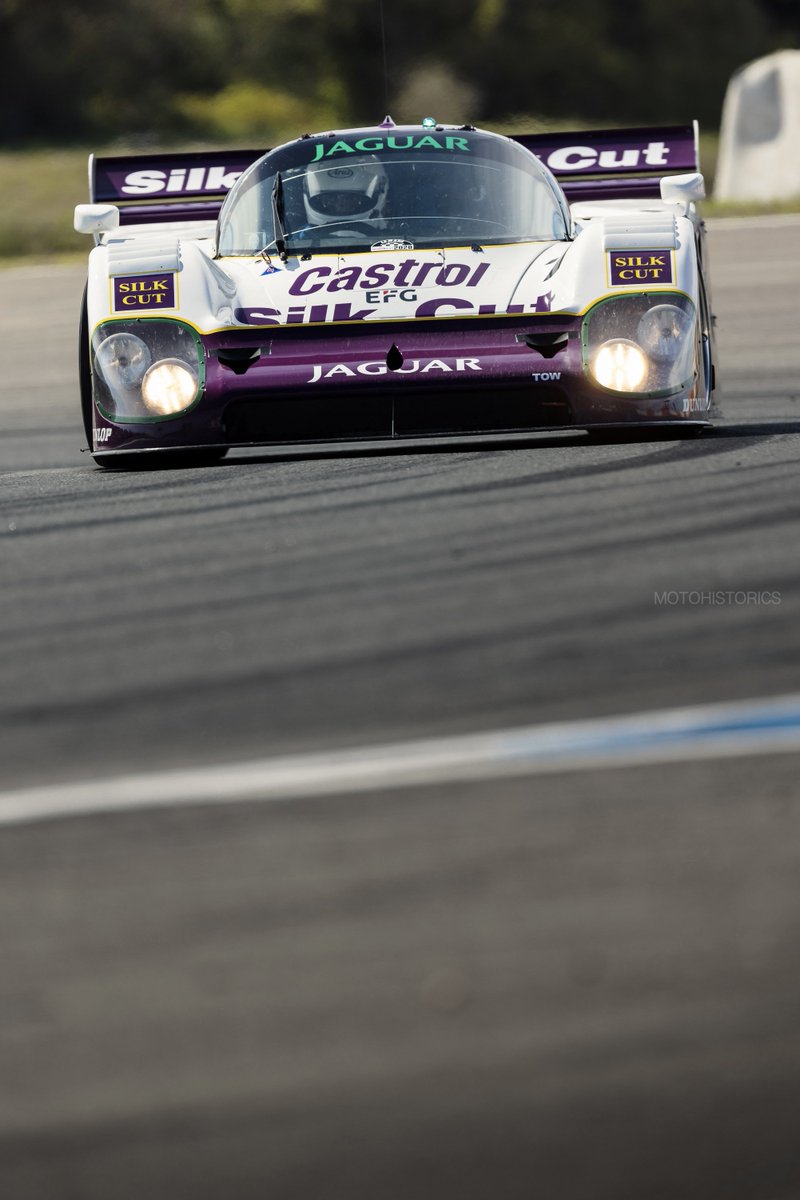 motohistorics's tweet photo. S I L K C U T #Motohistorics #groupcracing #90s #TWR #peterauto #estorilclassics #silkcutjaguar #Portugal #oliviergalant #V12 #teamwork #WednesdayMotivation 📸rob overy https://t.co/mjFACAxSyJ