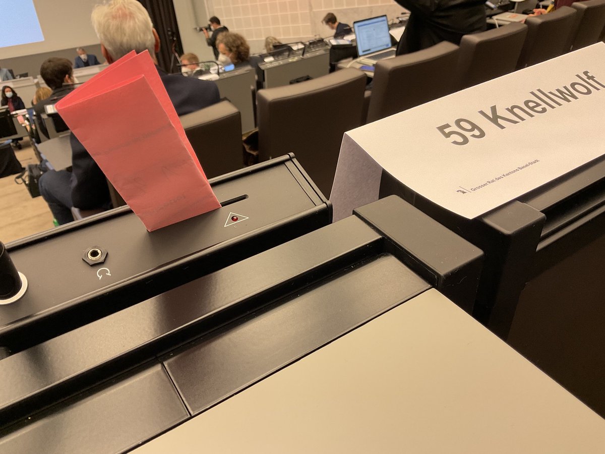 Mein Wahlzettel für unsere die Grossrats-Präsidentin Basel-Stadt #JoVergeat! Der #GrosseRat tagt wieder im CongressCenter. Im altehrwürdigen Grossratssaal ist die Ansteckungsgefahr einfach zu gross - wie vor Weihnachten offensichtlich wurde.