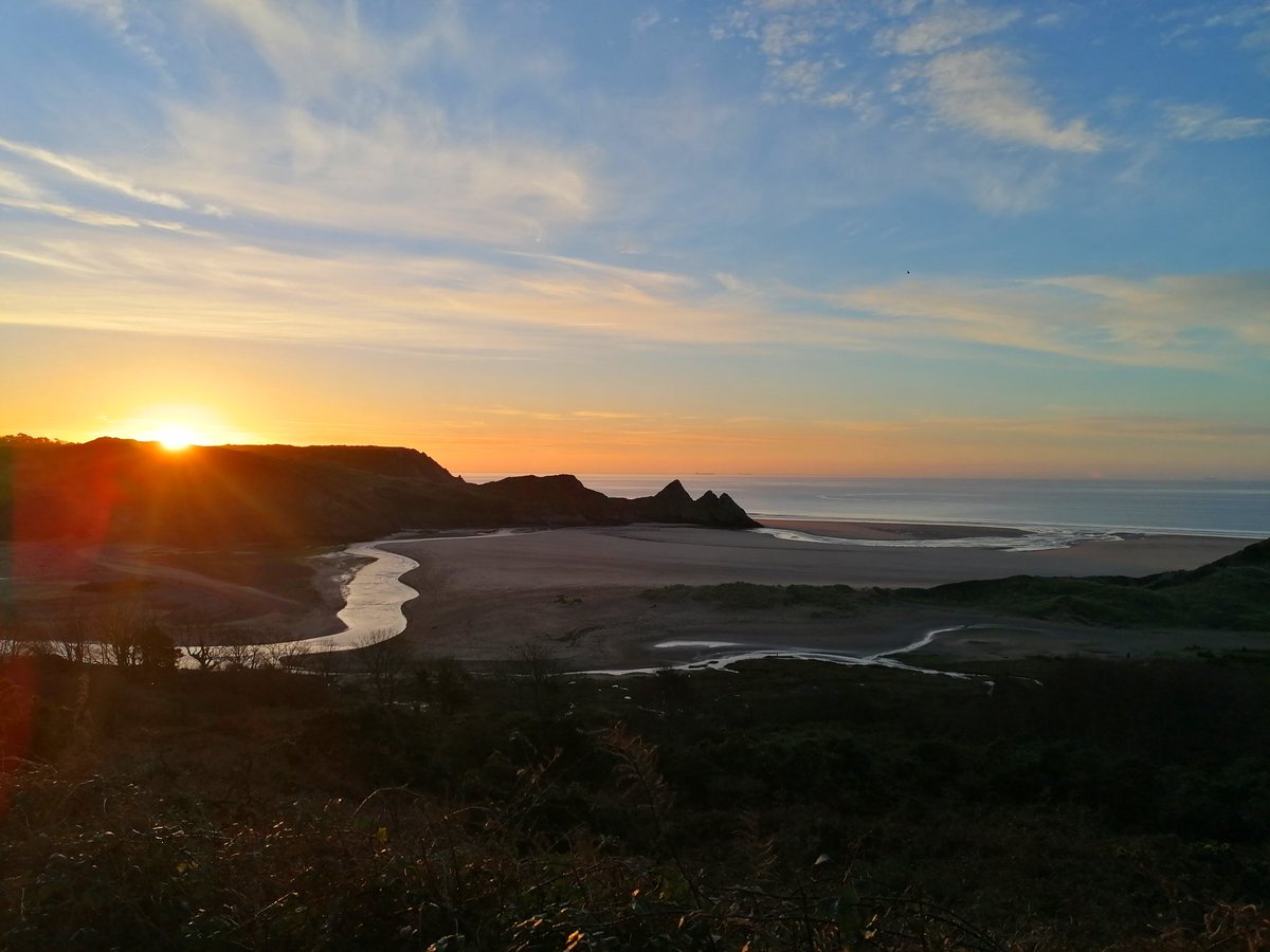 Good morning from Three Cliffs Bay #Gower