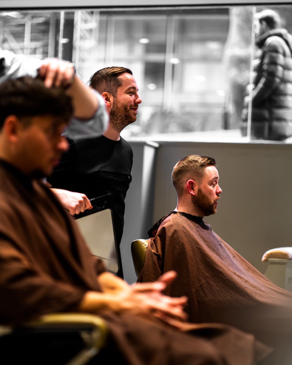 Goodmorning gents! Having some difficulties with our phone line at the moment! Please use the Booksy app to book in or message our social media pages.