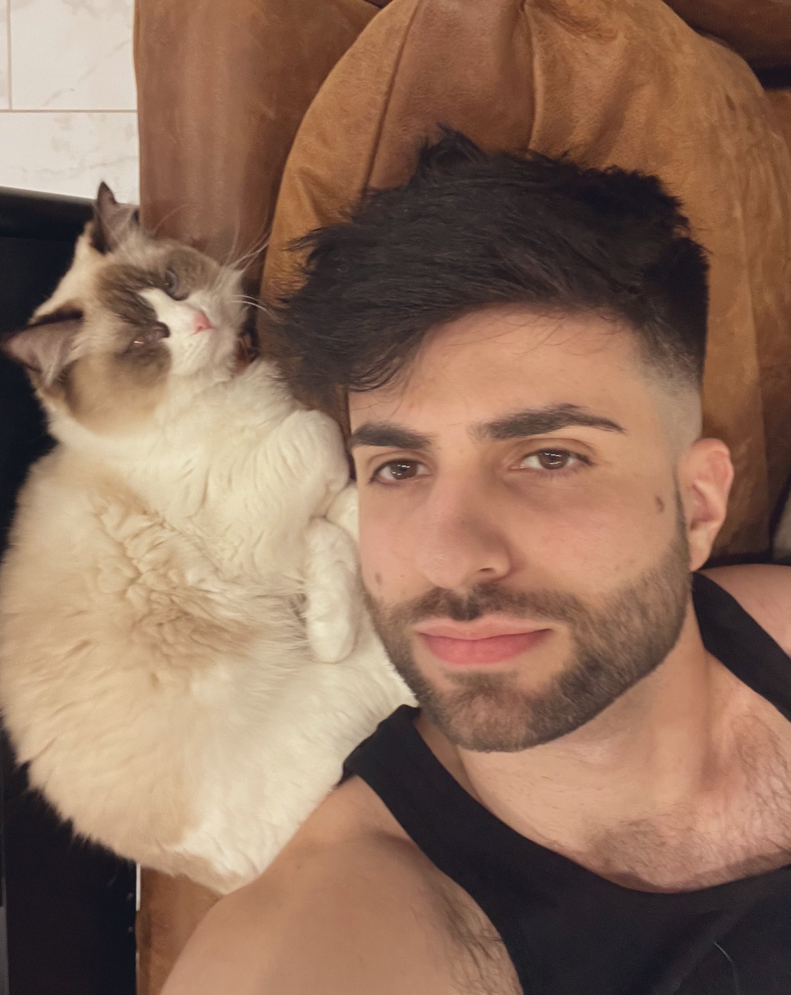 FI4HIJ6XMAA0pHq.jpg:large