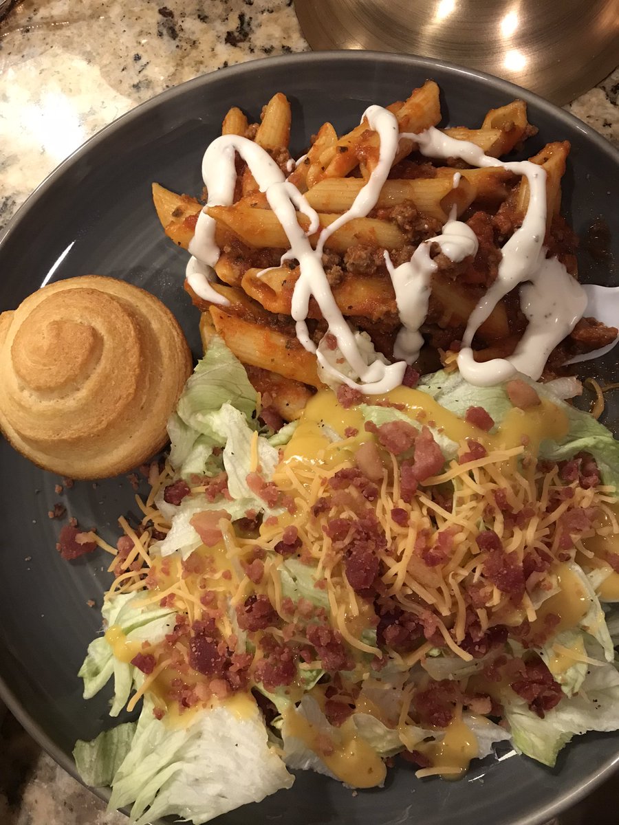 PerfectCombos's tweet photo. Supper tonight was Spaghetti made with @BarillaUS Penne Pasta and @PregoSauce also topped with @KraftBrand ranch featuring @Pillsbury canned cornbread followed by a salad with @DoleSunshine lettuce @kroger bacon bits, @KraftBrand honey mustard dressing topped with @kraftcheese 😋 https://t.co/Gy6q09DkHj