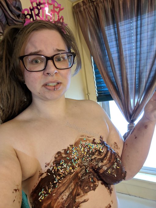 That's it for my birthday! Thanks to everyone that celebrated with me! 🥳🎂🎁  Now time to clean up.  If