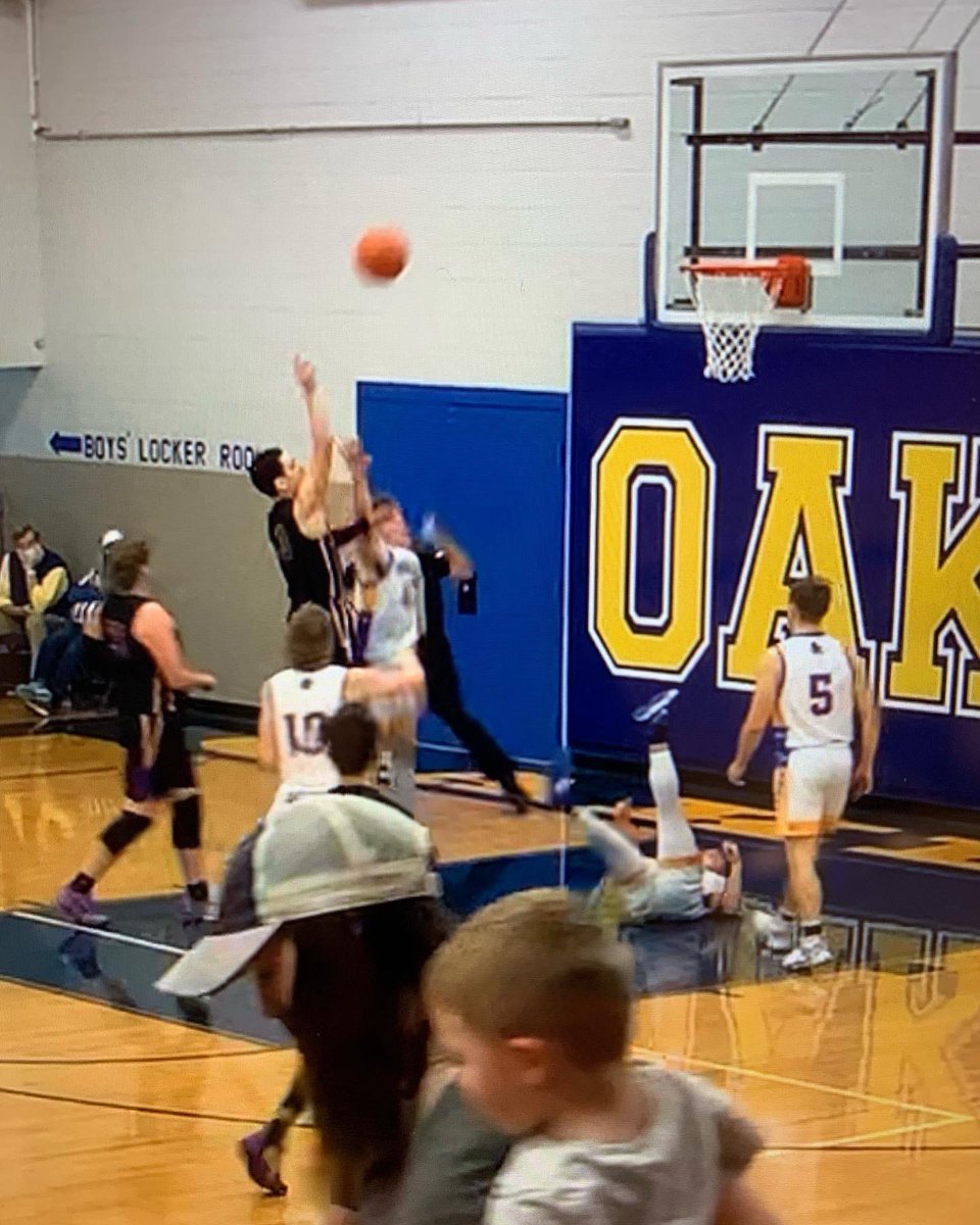JHS_LIONS_HOOPS's tweet photo. The Varsity boys went to the “Nuthouse” (that’s what they call their gym) and beat Oakland 62-41! Diego Aguilar with 22, Jace Aguilar with 14, Cody Jurgens with 12. Stellar defensive team effort tonight @J_McDonald81 @OregonPredict @PrepHoopsOR @MidMajorMedia https://t.co/Mpq5ZpXhtT