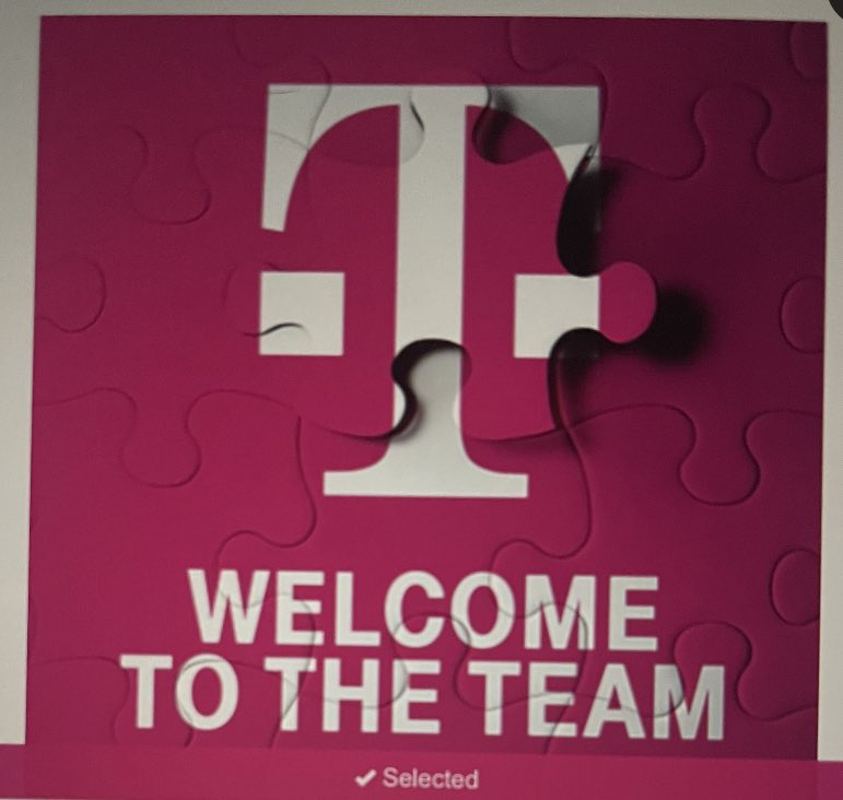 AngelGomez143's tweet photo. It’s been great to continue to grow as the Uncarrier with New Hires. Sending notes to welcome them to the Windy City Champs 🎉🤩💗🖤 #WindyCityChamps #MidwestMagic #Magenta #Intentionalin2022 @RJGomezIII @TracyNolan_ https://t.co/2Czkg3X2Xf