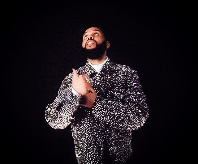 hourly weeknd ✩ tweet media