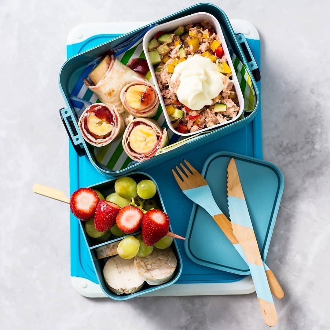 SibaMtongana's tweet photo. Good morning with nutritious lunchbox ideas for #Back2School

Sibalicious Banana Berry Wrap and Tuna Salad served with strawberries, grapes and puffed ricecakes😋 Tag a friend who needs inspo too for lunchboxes. ♥️🌯🍌🍓🍇

Recipe: 
https://t.co/7Xp1z0Z55B

#BackToSchoolWithSiba https://t.co/qn92D1oOrp