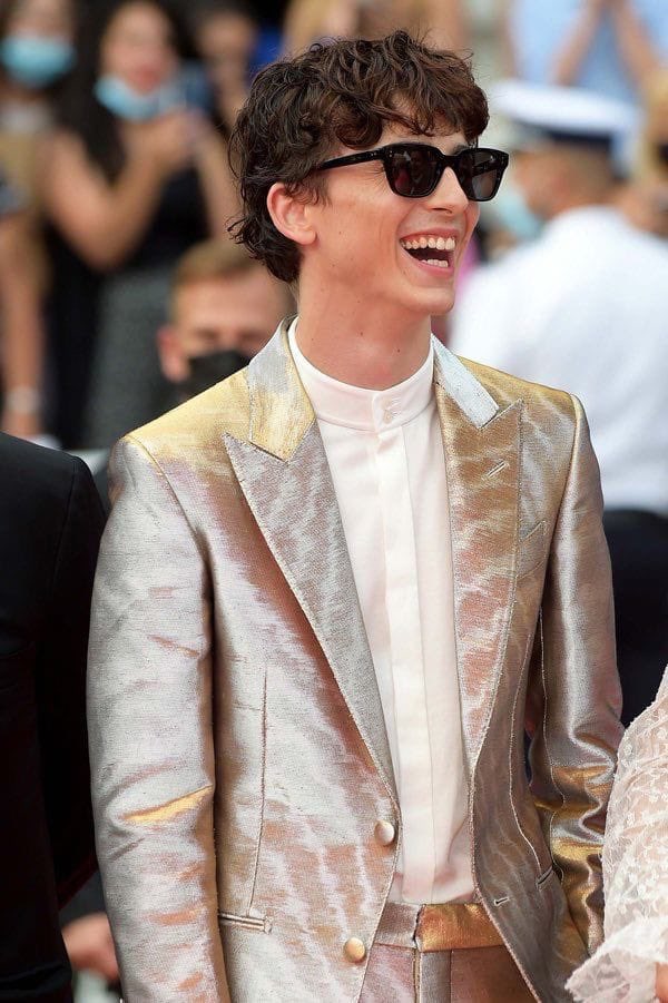 CxmDunseph's tweet photo. # Baile de Invierno

—Comparte una publicación mostrando algunas fotos suyas de su paso por la alfombra roja de la gala.— https://t.co/sT8tFDT6fL