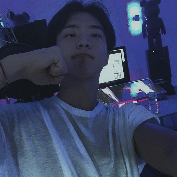hororyu's tweet photo. Джихун думает, что все это глупая шутка, когда смотрит на лепесток, который только что снял со своих губ.

https://t.co/dmEeNheoyY https://t.co/AXO1kHMMod
