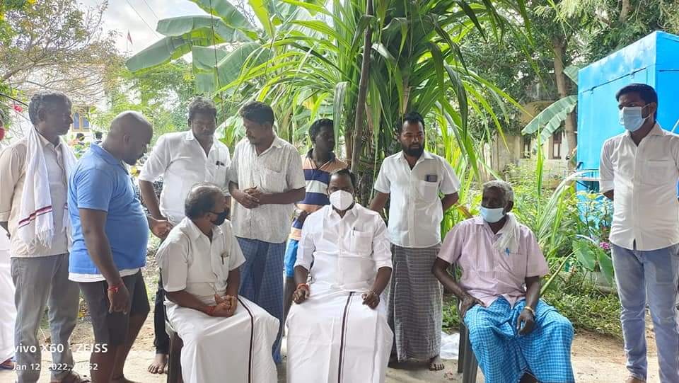 studiorajesh92's tweet photo. மரக்காணம் மேற்கு ஒன்றியம்
எறையானூர் ஊராட்சி தொமுச 
நிர்வாகி ராஜமாணிக்கம் அவர்களின் தாயார் குயிலம்மாள் அவர்களின் மறைவிற்கு ஒன்ற���ய கழக செயலாளர் ஒன்றிய துணை பெருந்தலைவர் @APalaniDmk அவர்கள் அஞ்சலி செலுத்தினார். https://t.co/NJgaWtLCTr