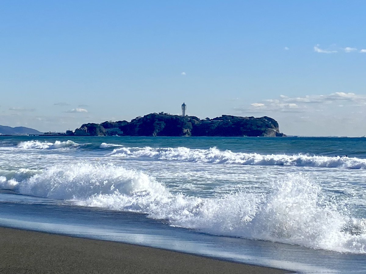 ブログ更新♪ https://t.co/pnuP5yis0o 今日はお昼にウォーキングへ✨ 風はあまりないけど、いつもより波は高め🌊 富士山が綺麗に見えました😊 🌸ファンクラブさくらぐみの皆さ