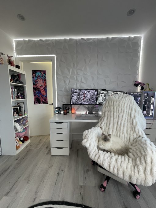 cleaned my office and put up my @horibenny @InvasionClubJP tapestry 💖 https://t.co/tQ2fNCs01V<a class="tags" target="_blank" title="On Twitter" href="/?out=eyJ0eXAiOiJKV1QiLCJhbGciOiJIUzUxMiJ9.eyJpYXQiOjE3MTkyNTA4MTksImlzcyI6InR3cG9ybnN0YXJzLmNvbSIsIm5iZiI6MTcxOTI1MDgxOSwiZXhwIjoxNzUwNzg2ODE5LCJyZWRpcmVjdF91cmwiOiJodHRwczovL3R3aXR0ZXIuY29tL2hvcmliZW5ueSJ9.jsupQwD5As7DKj8s_AxIjPp_P647gcngj75QbjrmRU6iDhb5fIZsD_e0mWde-MUjacnXbDVMOzm_8MTv2YwesA">@horibenny</a><a class="tags" target="_blank" title="On Twitter" href="/?out=eyJ0eXAiOiJKV1QiLCJhbGciOiJIUzUxMiJ9.eyJpYXQiOjE3MTkyNTA4MTksImlzcyI6InR3cG9ybnN0YXJzLmNvbSIsIm5iZiI6MTcxOTI1MDgxOSwiZXhwIjoxNzUwNzg2ODE5LCJyZWRpcmVjdF91cmwiOiJodHRwczovL3R3aXR0ZXIuY29tL0ludmFzaW9uQ2x1YkpQIn0.PFi4ZEQaoq__Ga8Y9wxik0HfFXkc21ySDbN9o6AlYrGfgWviFgFPnsrR-VKLtghD4sdos5J3l-gpi73Z6fHWKg">@InvasionClubJP</a>