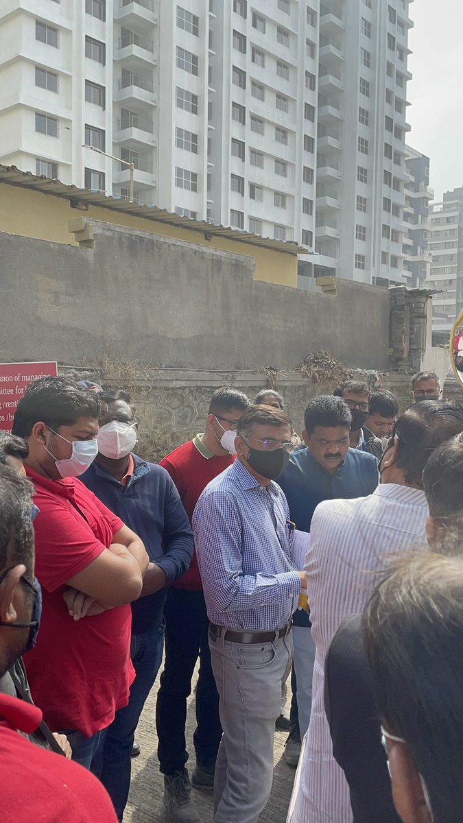 TeerthTowers's tweet photo. Residents expressing concerns to Officials #SOS @CMOMaharashtra @PawarSpeaks @PuneCityPolice @supriya_sule @bb_thorat https://t.co/5jEqCbOjHa