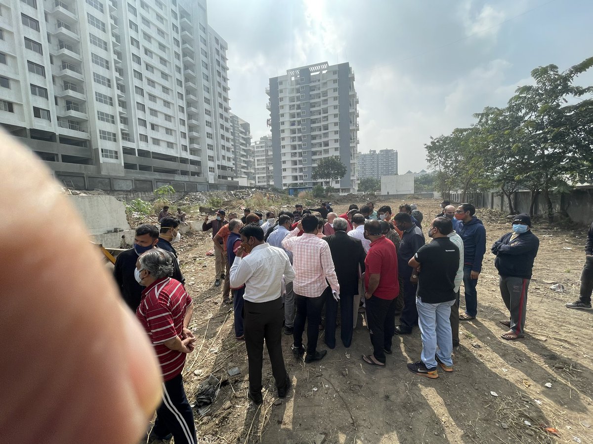 TeerthTowers's tweet photo. Residents expressing concerns to Officials #SOS @CMOMaharashtra @PawarSpeaks @PuneCityPolice @supriya_sule @bb_thorat https://t.co/5jEqCbOjHa