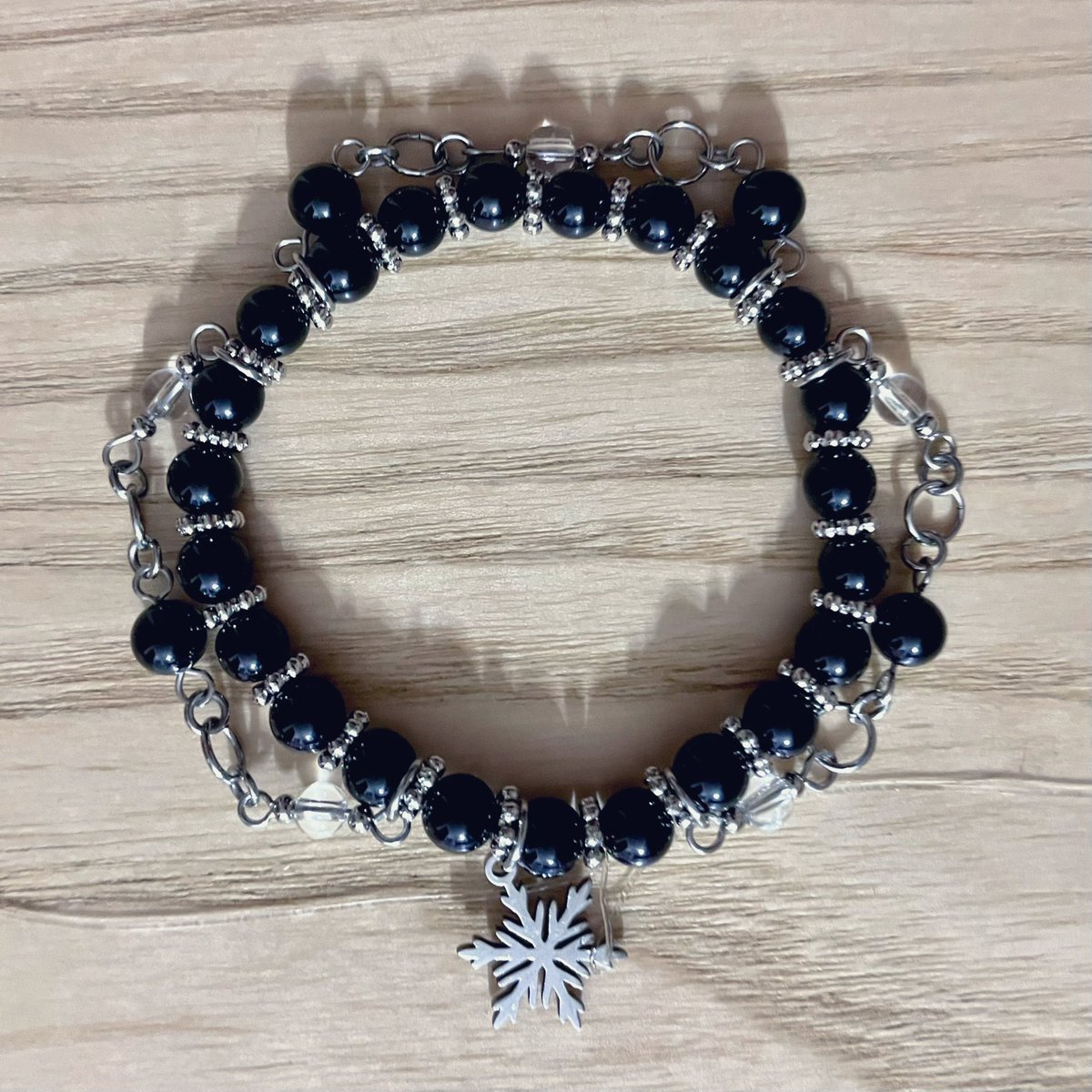 whitepaper_brac's tweet image. 최근 제작했던 팔찌입니다. 체인팔찌와 원석팔찌를 혼합한 형태를 원하셔서 최대한 반영해서 디자인 해봤습니다 :) 오닉스와 백수정을 사용하여 심플하게 디자인했어요! #원석팔찌