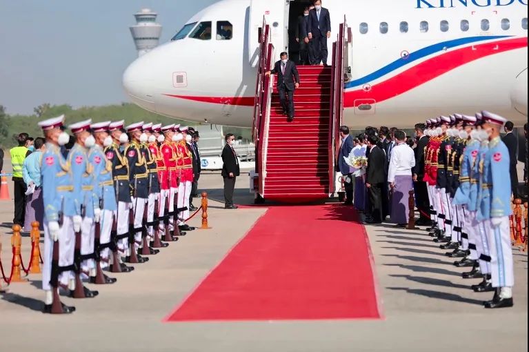 BWI condemns Cambodian Prime Minister Hun Sen’s recent visit to Myanmar. As the current <a href="/ASEAN/">ASEAN</a> chair, his visit undermined our collective stance towards the junta and legitimises military rule in Myanmar.

Full statement here. ⬇️
bwint.org/cms/bwi-condem…

📸: Al Jazeera