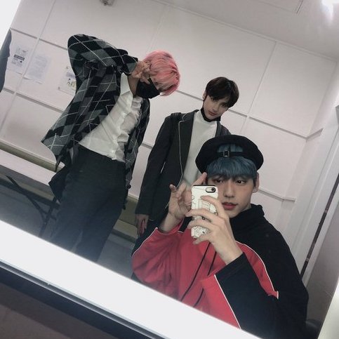 ivetxtzone's tweet photo. #투모로우바이투게더 #아이브 https://t.co/JLdYfKfWQs