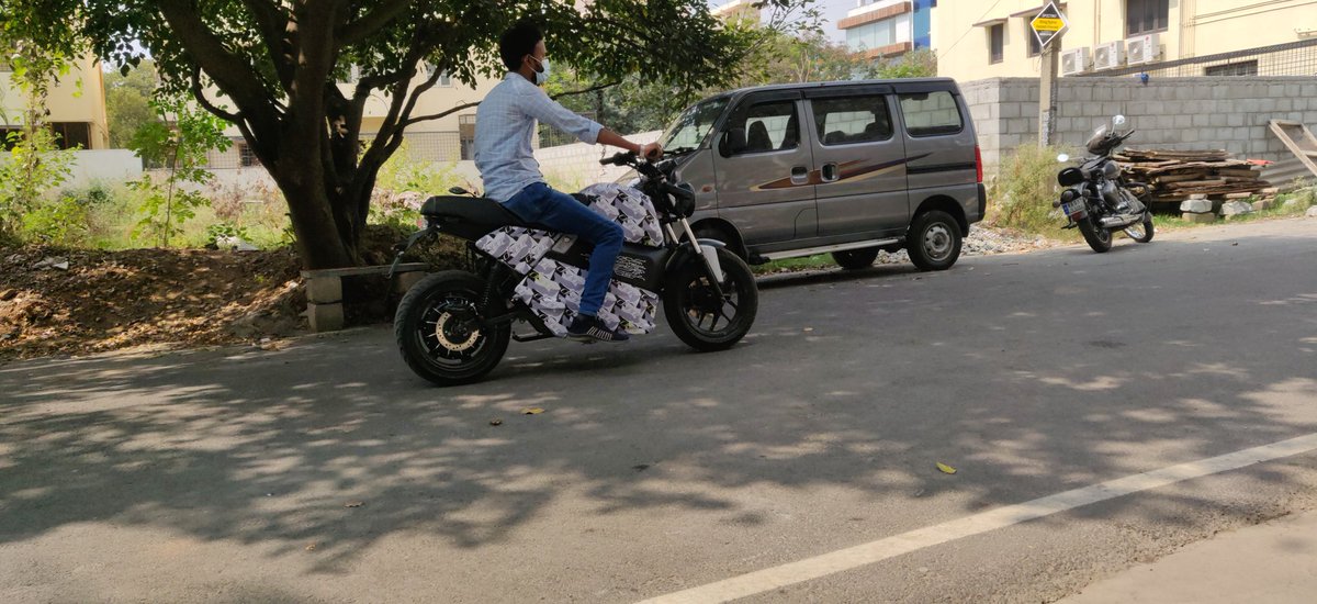 sourabh_chenni's tweet image. New electric moped being tested on the streets of bangalore. #camouflage #biketesting  #ElectricVehicles #evbike @odmag @evoIndia @SirishChandran @rushlane