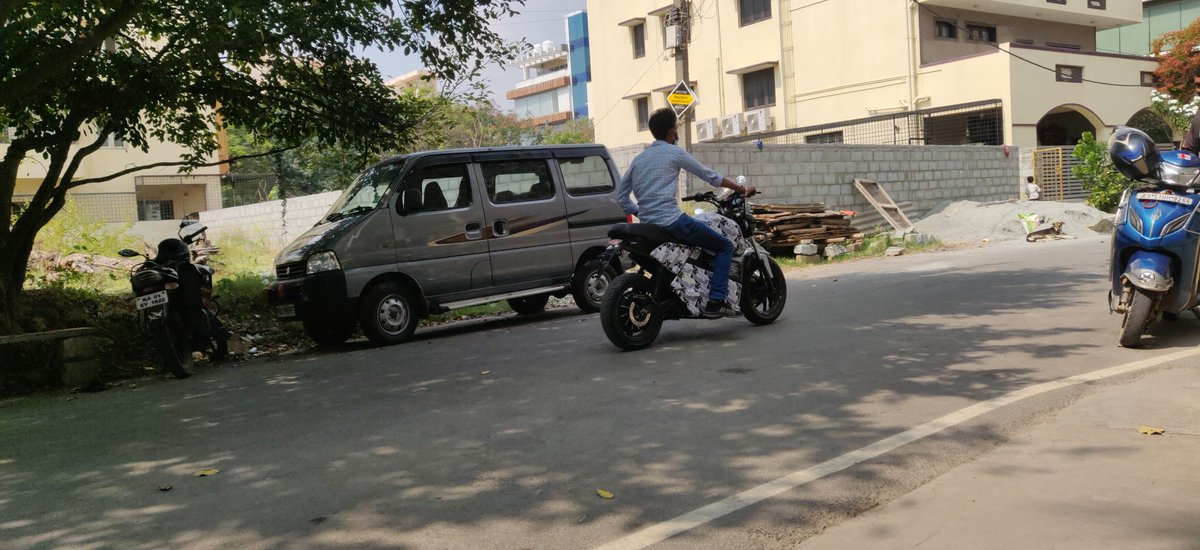 sourabh_chenni's tweet image. New electric moped being tested on the streets of bangalore. #camouflage #biketesting  #ElectricVehicles #evbike @odmag @evoIndia @SirishChandran @rushlane