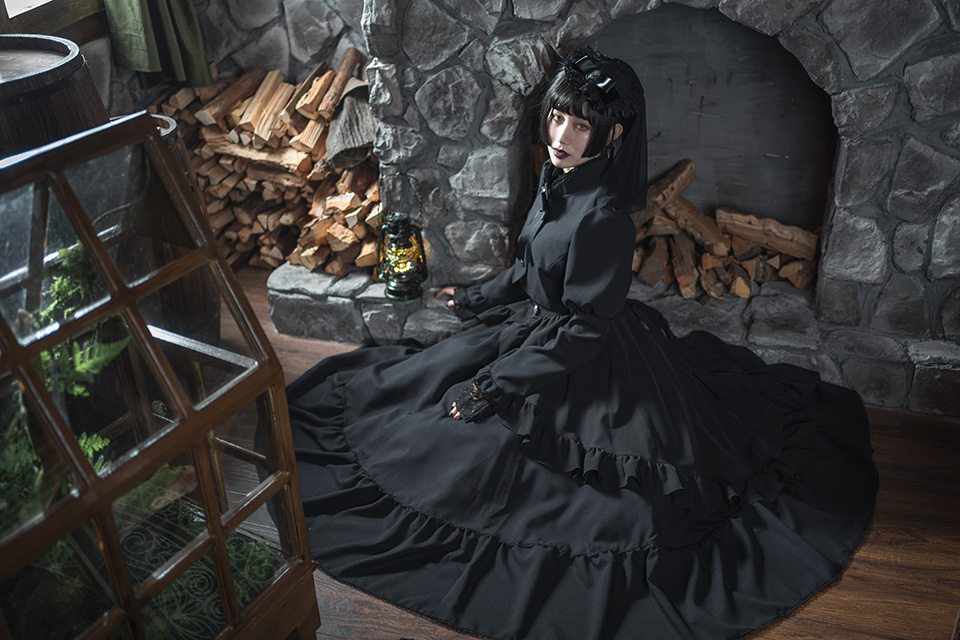 mihomatsuda's tweet photo. 🌑black moon🌑

1月中旬発売
スカート・エベル　22,000円
カラー/黒、サイズ/M
https://t.co/Pur12iIMRB

@___tsukiko__ 
#MIHOMATSUDA https://t.co/ItRJWYQOWs