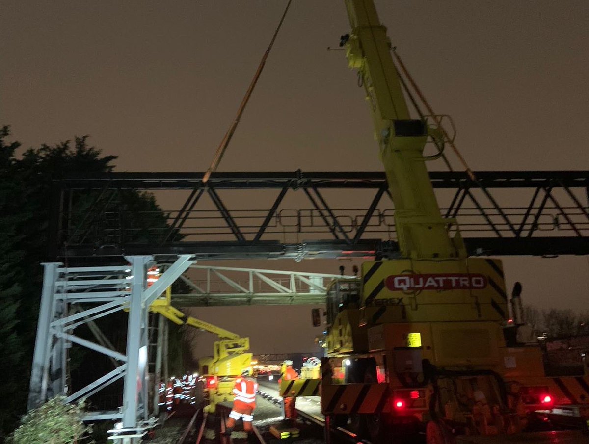 Quattro_Plant's tweet photo. During Christmas the #Qarmy was primed and ready to get to work for @lundyprojects installing signal gantries and Cantilever structures. Have a look at the Quattro AC40 rail cranes deftly place the structures in place in Streatham and Clapham. #sleighinit #AC40 #railcrane #RRV https://t.co/5ZNsq3A7eE