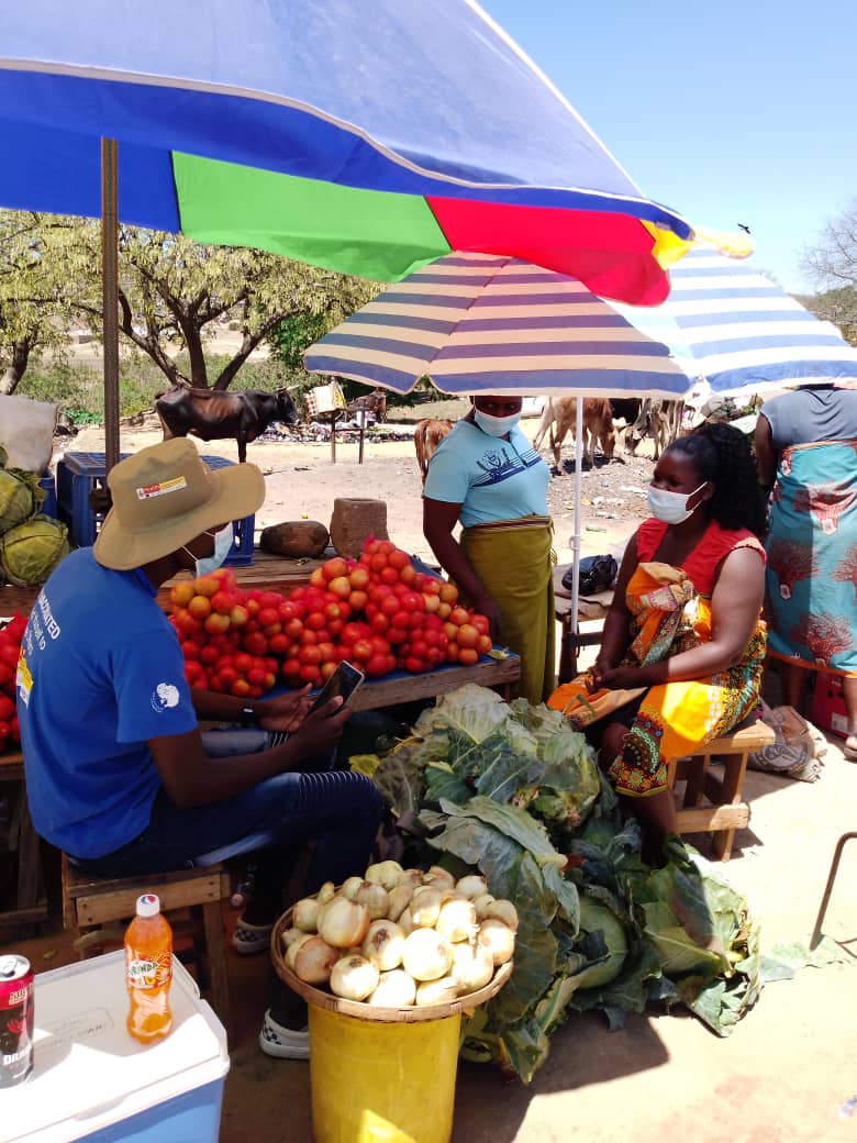 AWET_Apostolic's tweet photo. With the support of @UNICEFZIMBABWE& #HDF, we were able to encourage individuals to follow the Standard Operating Procedures (SOP) with regards to safety at the Market Places in #Covid-19 hotspot districts.
#DoItAll #MaskUpAlways #washyourhands #besafe #GetVaxxed https://t.co/Zt9KfGyvI5