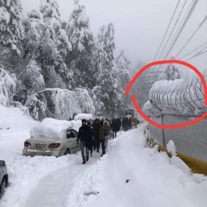 Murre incident is a shame for #PakArmy.
Military areas of Murree are divided into 2 cantonments for administrative purposes.
•Murree Cantonment
•Murree Hills Cantonment
+ 
There is Combined Military Hospital which is established for providing health facilities there. (1/2)