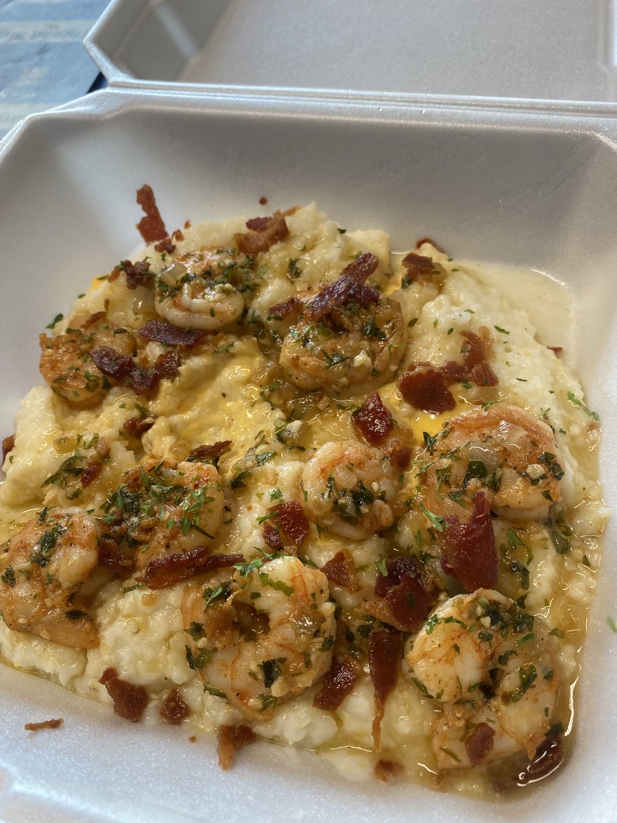 jussHardy's tweet photo. Let me put y’all on 
Best breakfast in town butler manor E Z Go store 
#Hoodstore #shrimpbacongrits https://t.co/3j2W8apGHo
