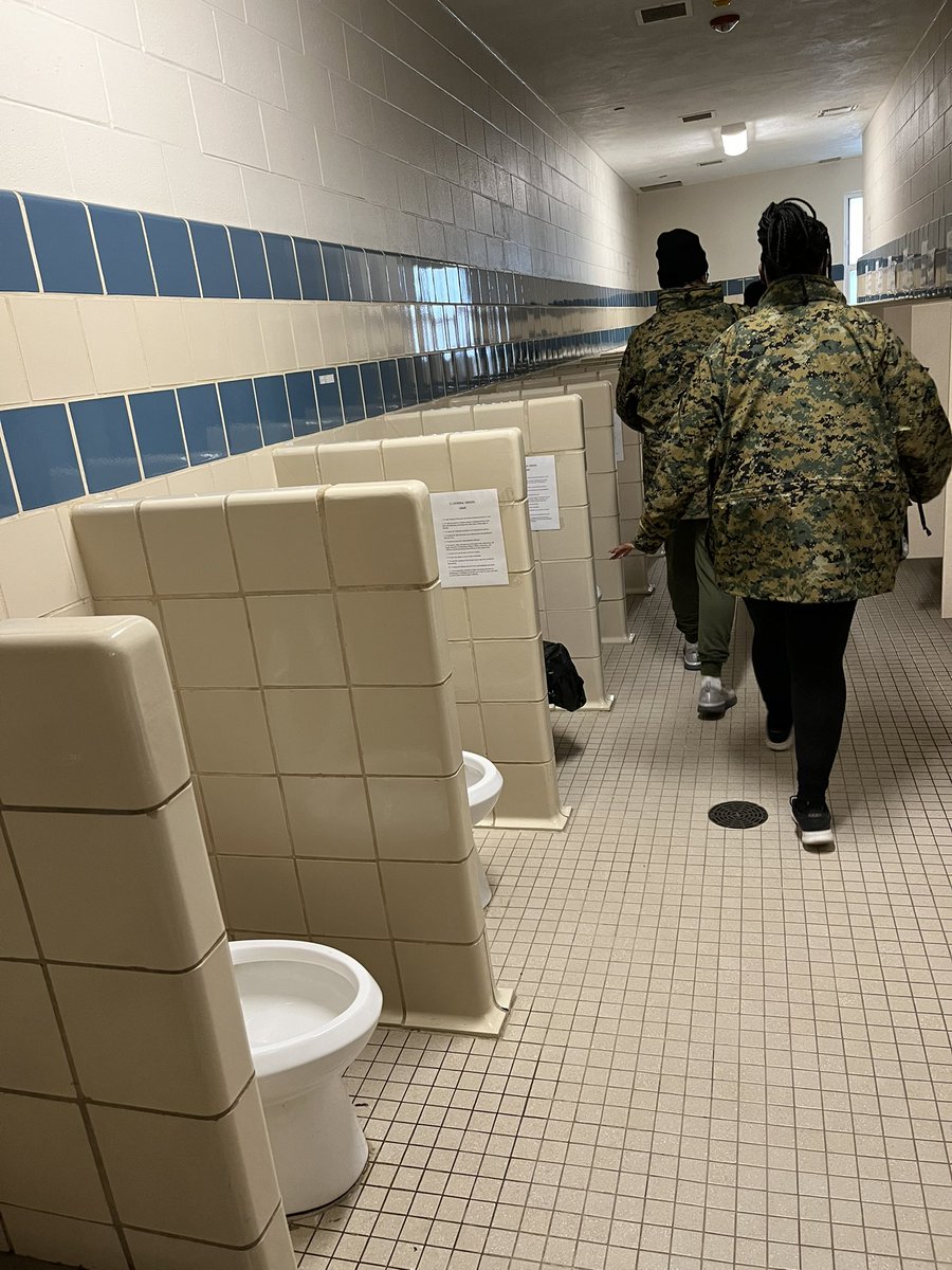 LavergneNikki's tweet photo. Tour of barracks and punishment IT; my lungs are on FIRE from high knees, push-ups, and bike crunches in the cold. #Marines #EducatorWorkshop https://t.co/mlOqFVB6t7