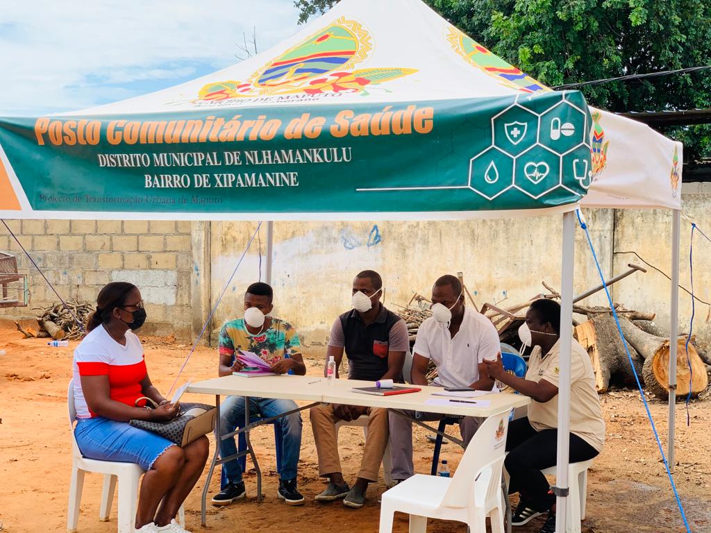 ProjectoPtum's tweet photo. Após pouco mais de 4 meses de inauguração dos postos comunitários de saúde em 20 bairros da cidade de Maputo, os munícipes dos bairros abrangidos pelo #ptum mostram-se satisfeitos com o funcionamento dos postos por aproximar a comunidade de alguns serviços básicos de saúde. https://t.co/lOznXfTjLx