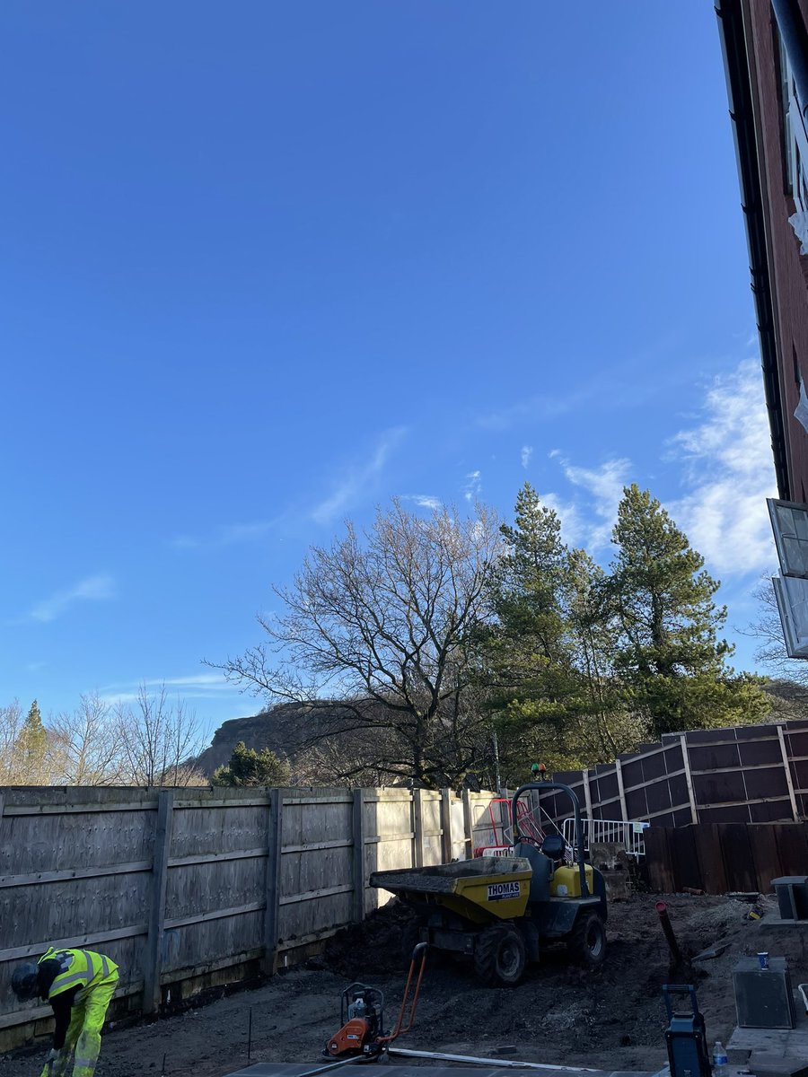 What a first day back to site ! Look how beautiful Helsby was this morning, wonderful to see progress and catch up with @wvhtJo , we have loved building this new estate, in such a great location, perfect new homes for families
🏘🏘🏘 💙