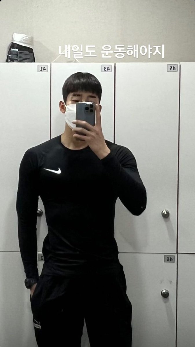 kinghsw's tweet photo. Today is exercise day 💪 https://t.co/FAMgOWOkYe