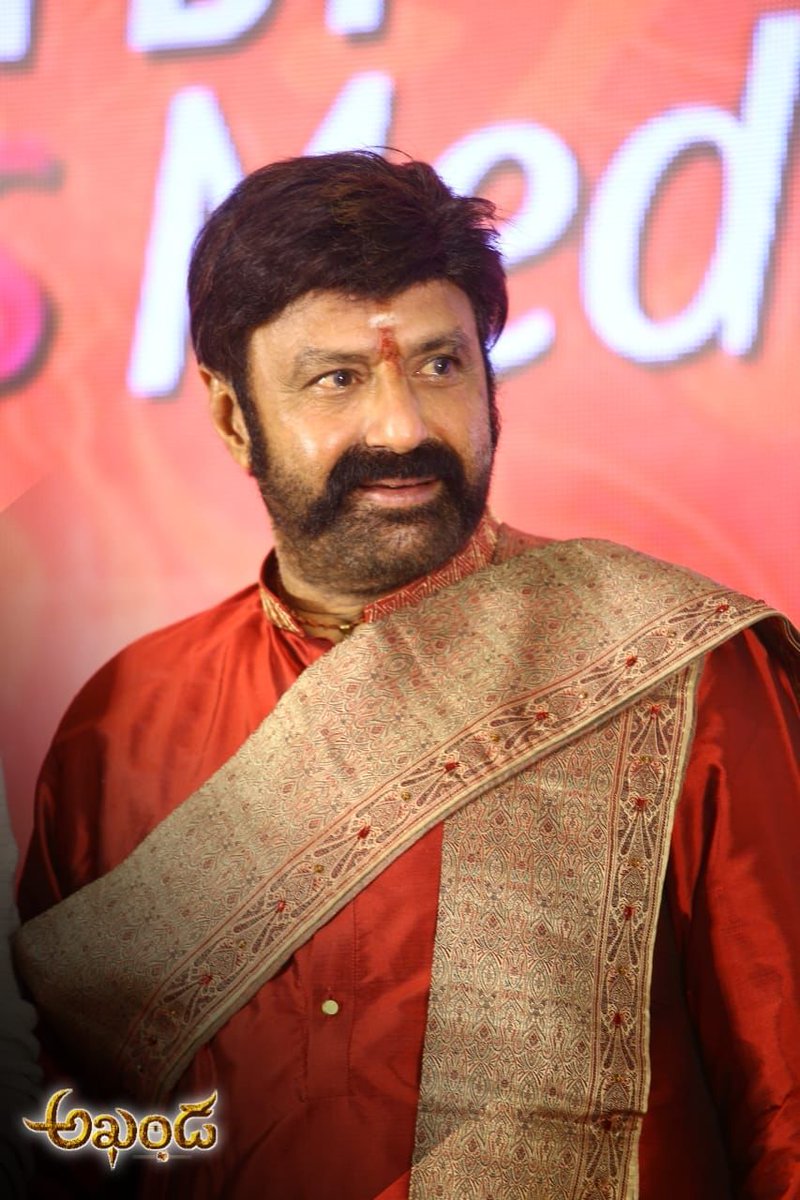 baraju_SuperHit's tweet photo. The team of #Akhanda Thanks everyone on the Blockbuster success at 
#AkhandaSankranthiSambaralu 🎋 event ✨ 📸

Full Event link 🔗 
https://t.co/xZwaMqxQFA

#NandamuriBalakrishna #BoyapatiSreenu @ItsMePragya @MusicThaman #MiryalaRavinderReddy @dwarakacreation @LahariMusic https://t.co/GEPm0xhwTd